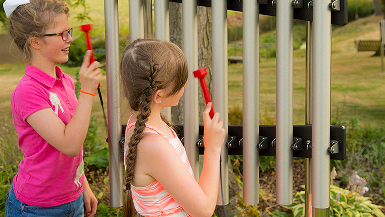 Percussion Play Alto Diatonic Freechimes C4-C5 (2 girls playing)