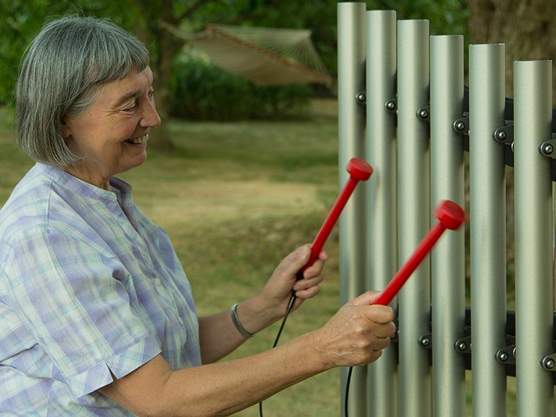 Percussion Play Alto Pentatonic Freechimes C4-C5 (older woman playing)