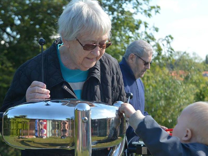 Percussion Play Babel Drum (large; grandmother and grandson playing)